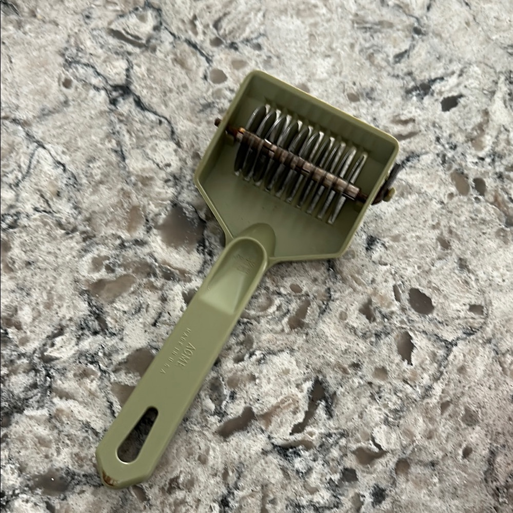 ACME Green Handheld Dough Cutter